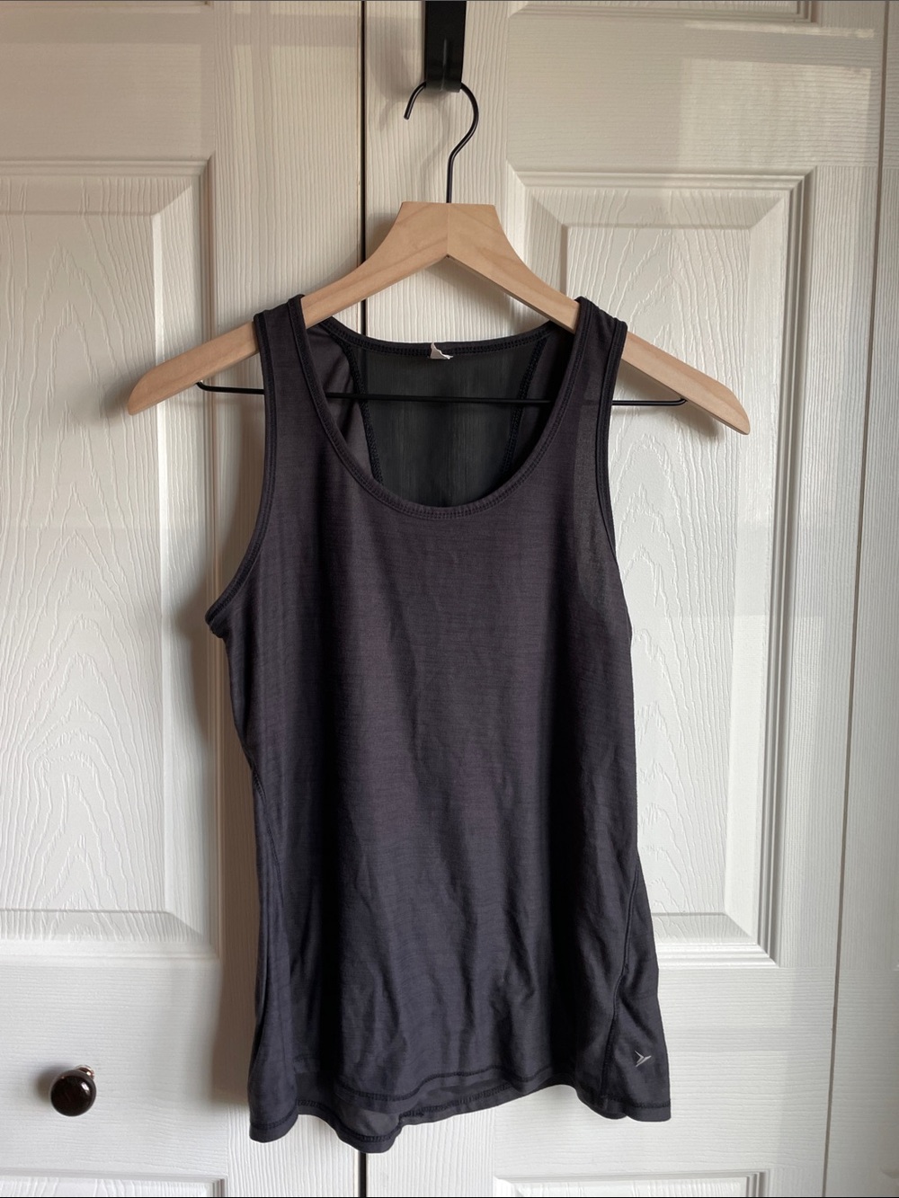 Old Navy Black Scoop Neck Athletic Tank